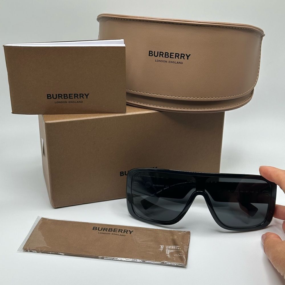 BURBERRY Sunglasses BE4401U 300187 Black/Dark Grey Unisex NEW - Picture 10 of 11